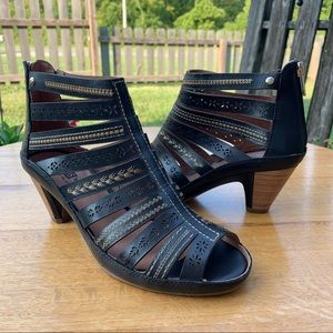 EUC Pikolinos Leather Java Black Sandal W5A-8504